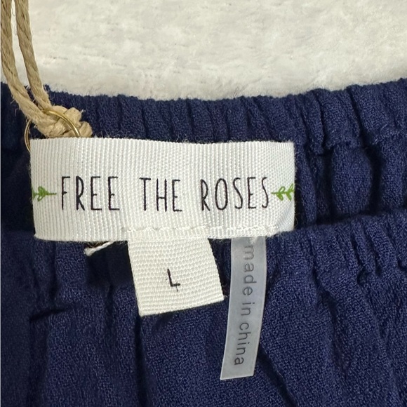 Free the Roses Blue Pleated Flutter Sleeve Tank Top Size L - Picture 9 of 13